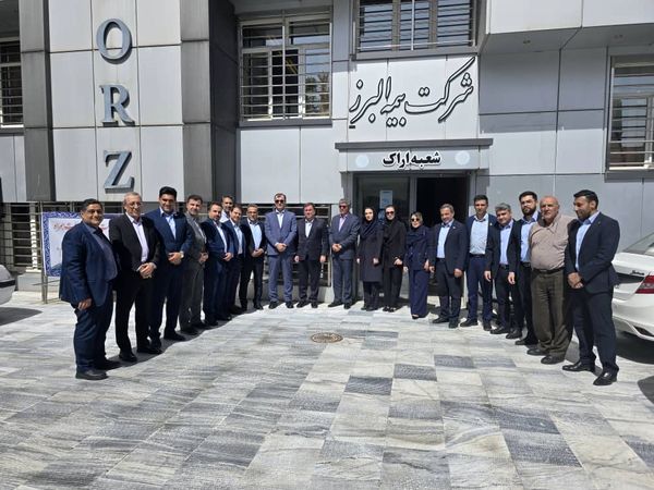 رضایت مندی بیمه گذاران و تکریم مشتریان محور توسعه شعب بیمه البرز است