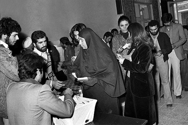 چند نفر از اعضای مجلس خبرگان موافق رفراندوم بودند؟/اظهارات جالب مکارم شیرازی و ربانی املشی درباره همه پرسی