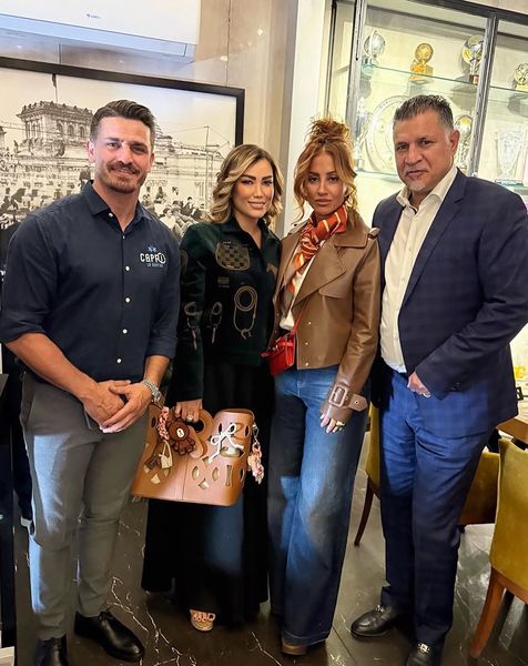 عکسی از علی دایی و وریا غفوری همراه با همسران‌شان در تهران