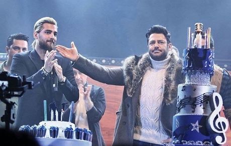 کیک تولد لاکچری آقای خواننده در کنسرتش + عکس