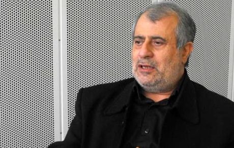 غیر از همین آقای خامنه‌ای و غیر از همین سپاهیان و ارتشیان، کسی برای دفاع و دفع دشمن وجود ندارد