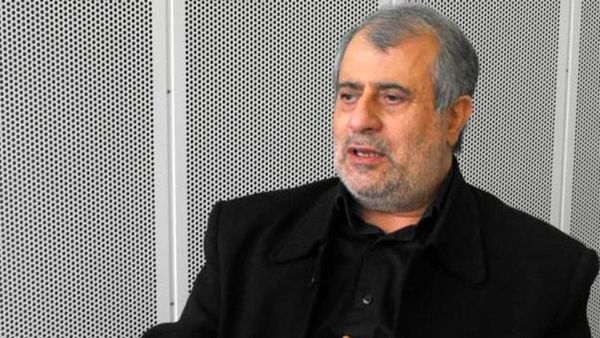 غیر از همین آقای خامنه‌ای و غیر از همین سپاهیان و ارتشیان، کسی برای دفاع و دفع دشمن وجود ندارد