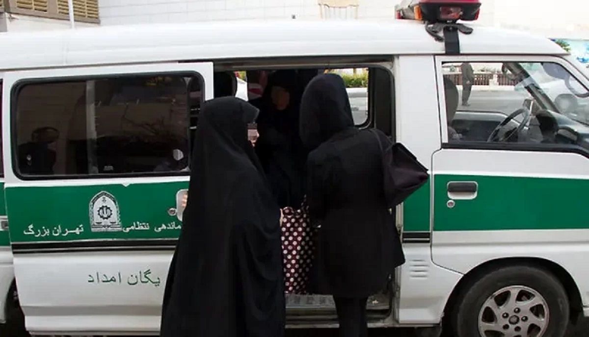 ممنوعیت ورود افراد بی حجاب به اتوبوس