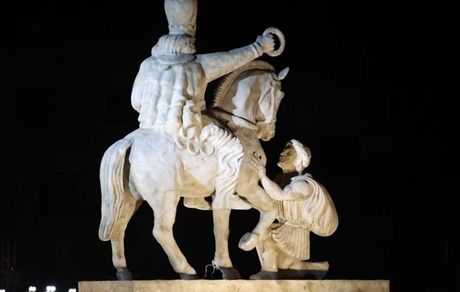 پرسش‌هایی درباره سیاست باستان‌گرایی در حاکمیت جای ملی‌گرایی/ افتخار به شاپور یا کرتیر؟!