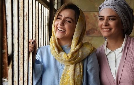 خنده های زیبای لیندا و نازنین + عکس