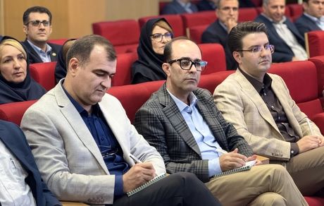 برگزاری نخستین نشست مدیرعامل بیمه البرز با معاونین مدیران و رؤسای ادارات