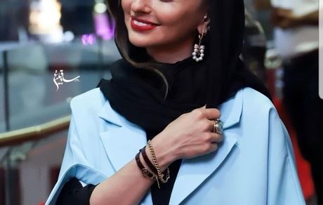 نفیسه روشن با ژست متفاوت جلوی دوربین + عکس