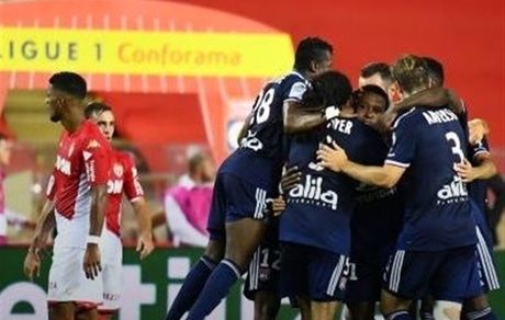 لیون با ۳ گل فصل جدید لوشامپیونه را افتتاح کرد 