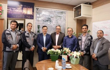 مدیرعامل شرکت آلومینای ایران به مناسبت روز پزشک با پزشکان شرکت دیدار کرد