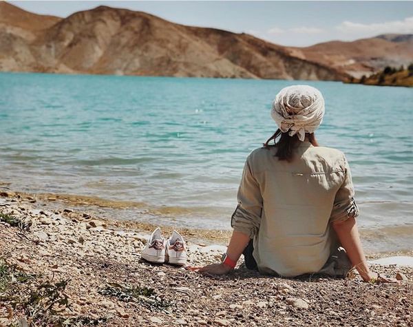 دنیا مدنی لب ساحل + عکس