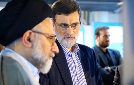 بازدید وزیر اطلاعات و رییس سازمان حفاظت محیط زیست از غرفه دستاوردهای بانک دی