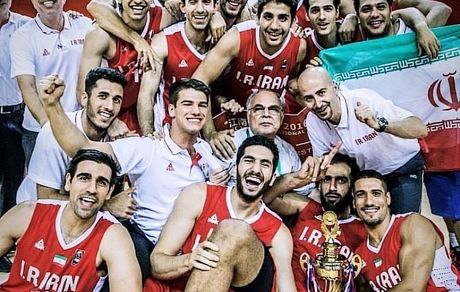 پست بسکتبالی حامد کمیلی + عکس