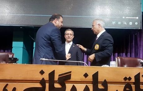 سوت طلایی داوری جهان به دبیرکل کمیته ملی المپیک اهدا شد