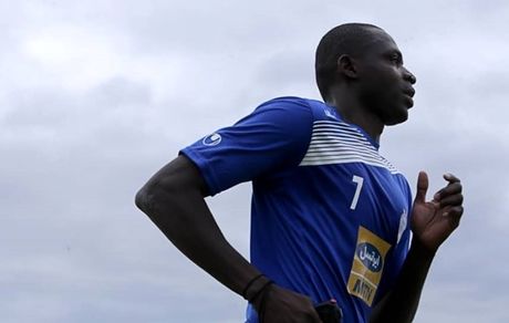 حضور دیاباته در تمرین گروهی استقلال+عکس