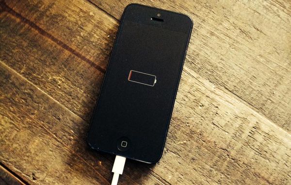 10 اشتباه مرگبار برای گوشی همراه/ باتری موبایل این گونه خالی می شود