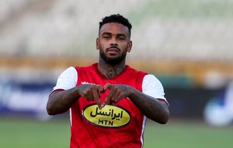 هلندی‌ها پیگیر دلیل جدایی مهاجم پرسپولیس/ لوکادیا در دسترس نیست!