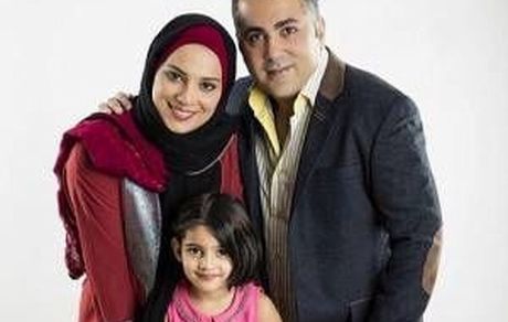  روشنک عجمیان و همسر و دخترش + عکس