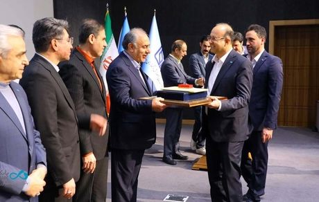 تجلیل از 6 رئیس شعبه برتر بانک دی از سوی بانک مرکزی