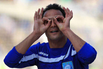 ممنوع‌الخروج هستم و حساب‌هایم را بسته‌اند!