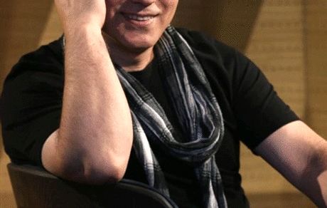 مهیار شادروان خواننده ایرانی دچار مصدومیت شد + عکس