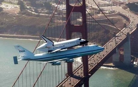 تصویری جالب از انتقال شاتل فضایی ناسا به موزه