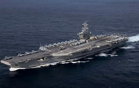 ناو آبراهام لینکلن به نزدیکی ایران رسید / هشدار جمهوری اسلامی: دست از پا خطا کنید ناو آبراهام لینکلن را با موشک می‌زنیم!