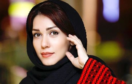 شهرزاد کمال زاده در کنار حافظ + عکس
