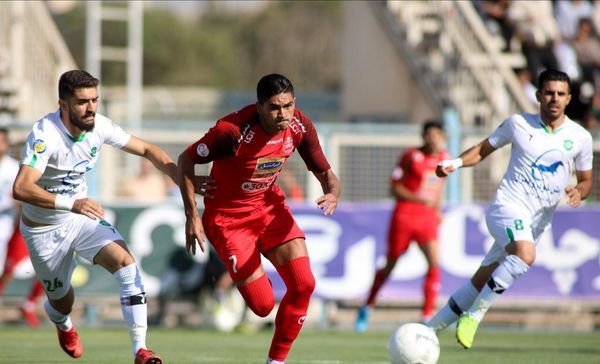 فنونیزاده: بازیکنان پرسپولیس نباید برای فضای مجازی بازی کنند