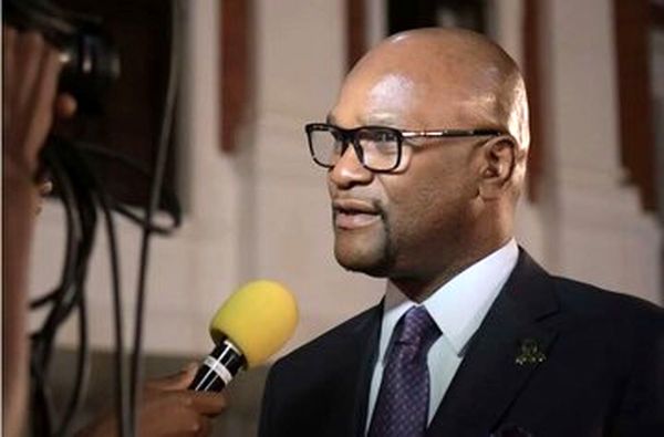 مرگ عجیب و مرموز یک سفیر در پاریس