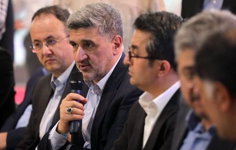 رییس سازمان بورس و اوراق بهادار: خریدوفروش مداوم سهامداران نشانه بازگشت اقبال به بازار سهام است