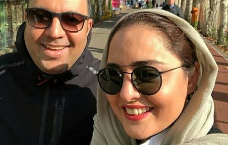 پیاده روی نرگس خانم و شوهرش + عکس