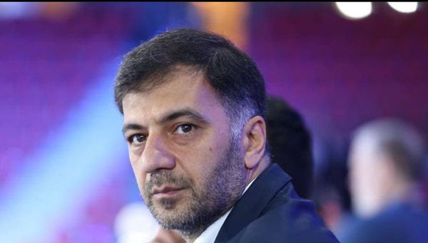 کریمی:آجورلو رفتنی نیست اما نباید سکوت کند