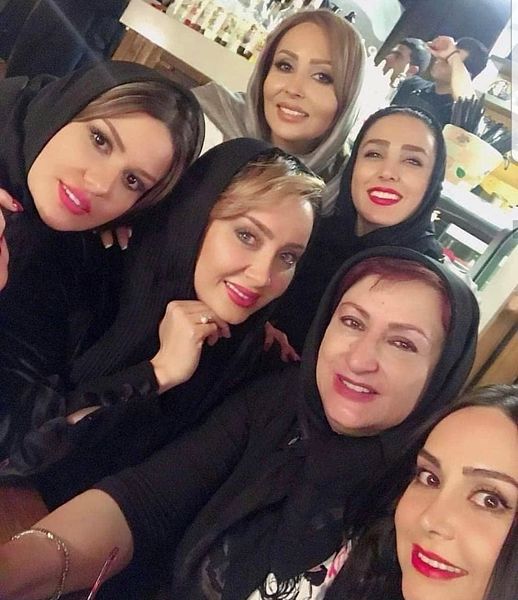 رُز رضوی در کنار خانم بازیگر پیشکسوت + عکس
