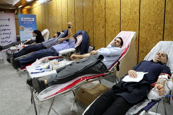 مشارکت گسترده کارکنان بانک رفاه کارگران در امر انسان‌دوستانه اهدای خون