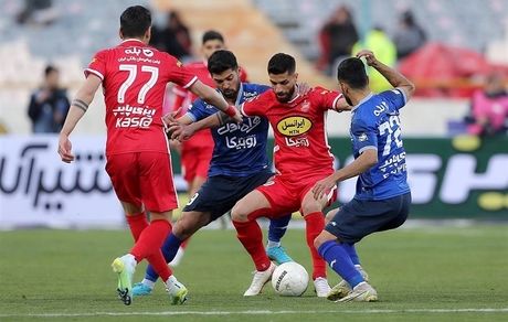 پرسپولیس با پیروزی مقابل استقلال به رختکن رفت