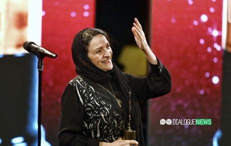 تشکر کنایه دار گلاب آدینه از مهدی هاشمی در جشن حافظ + عکس