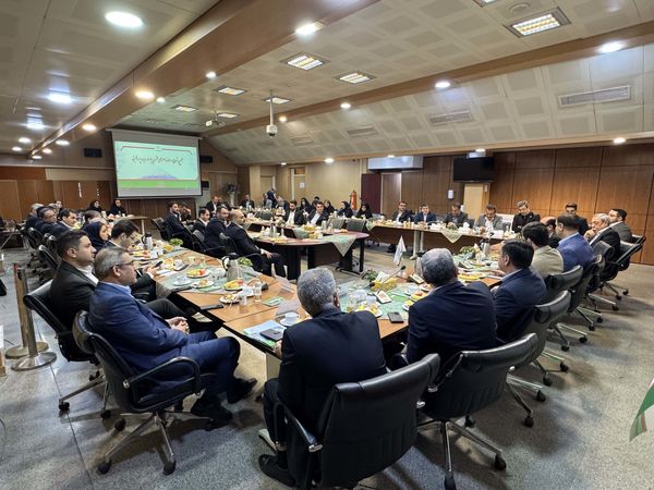 بیمه البرز در مسیر توسعه؛ برگزاری آئین تکریم و معارفه اعضای هیأت مدیره با نگاهی به دستاوردهای گذشته و اهداف آینده