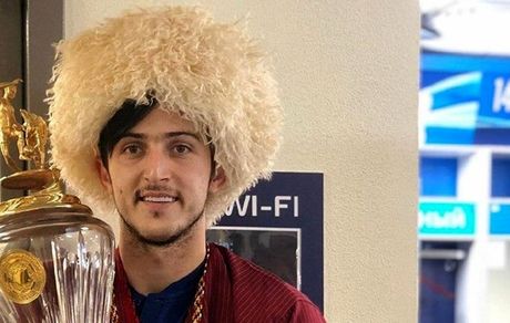 سردار آزمون میهمان تمرین والیبالیست‌ها در روسیه+عکس