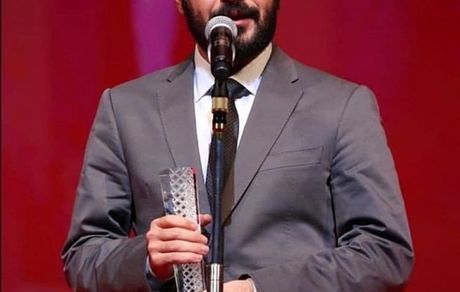نوید محمدزاده بهترین بازیگر مرد شناخته شد + عکس